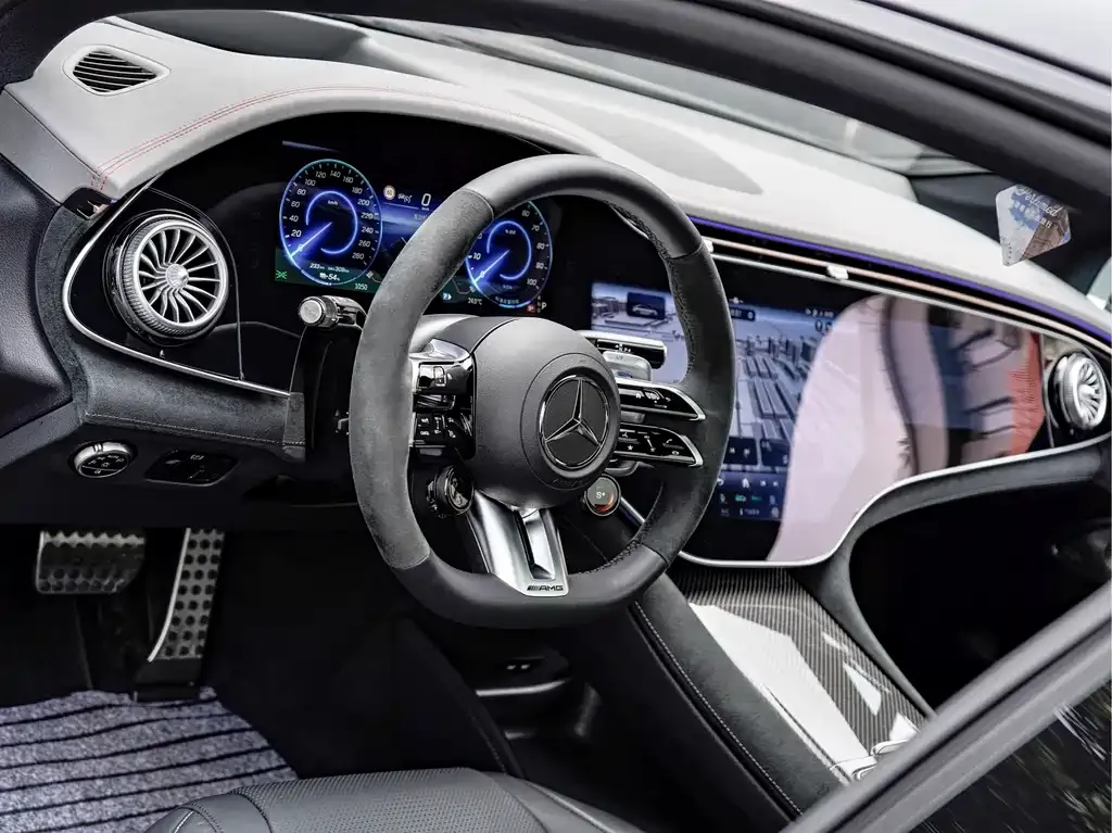 Mercedes-Benz EQE AMG — фото 2