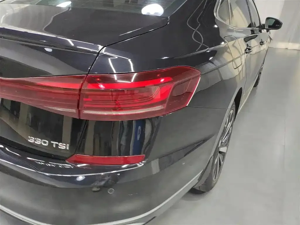 Volkswagen Passat — фото 8