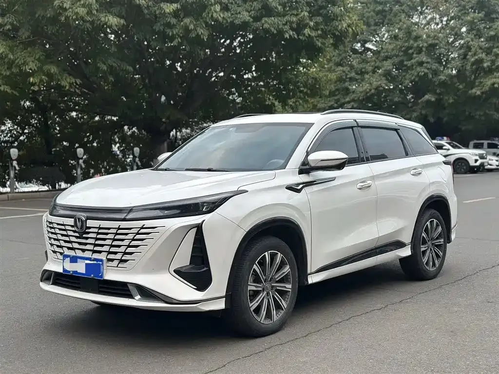 Changan CS75PLUS — фото 1