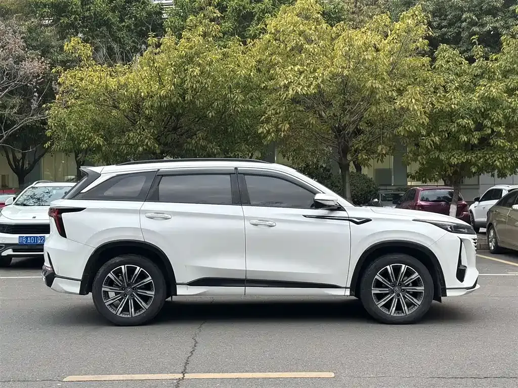 Changan CS75PLUS — фото 10