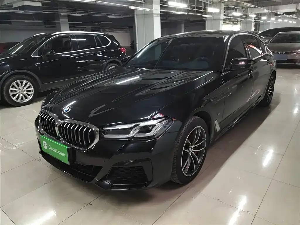 BMW 5 Series — фото 1