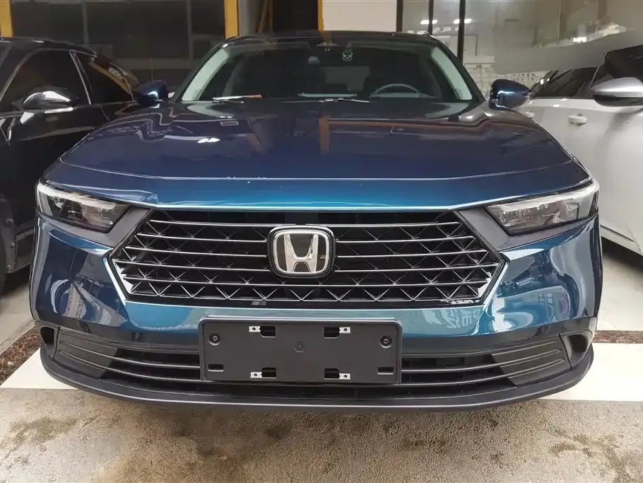 Honda Accord — фото 10