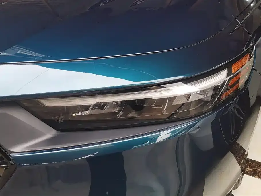 Honda Accord — фото 8