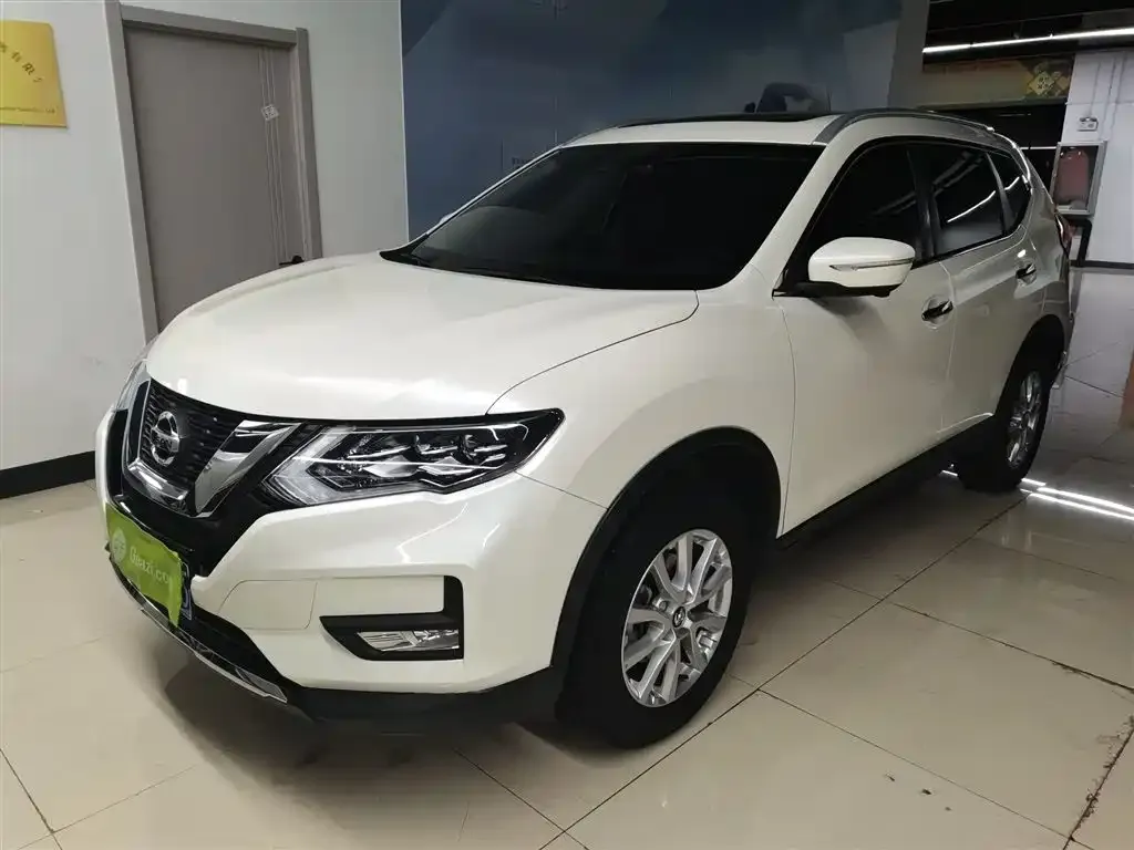 Nissan X-Trail — фото 1
