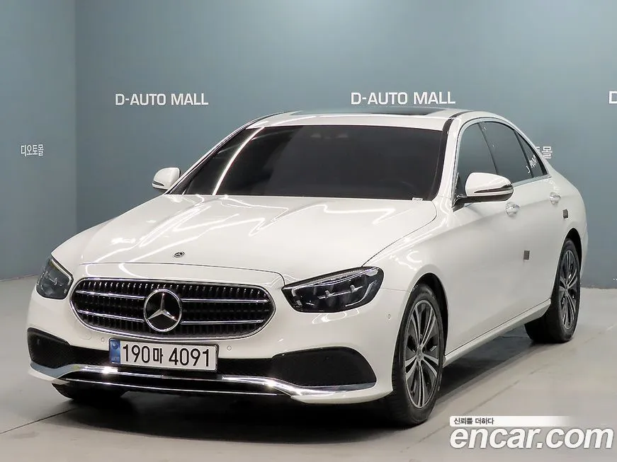 Mercedes-Benz E-Class — фото 1