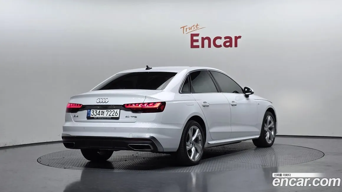 Audi A4 — фото 5