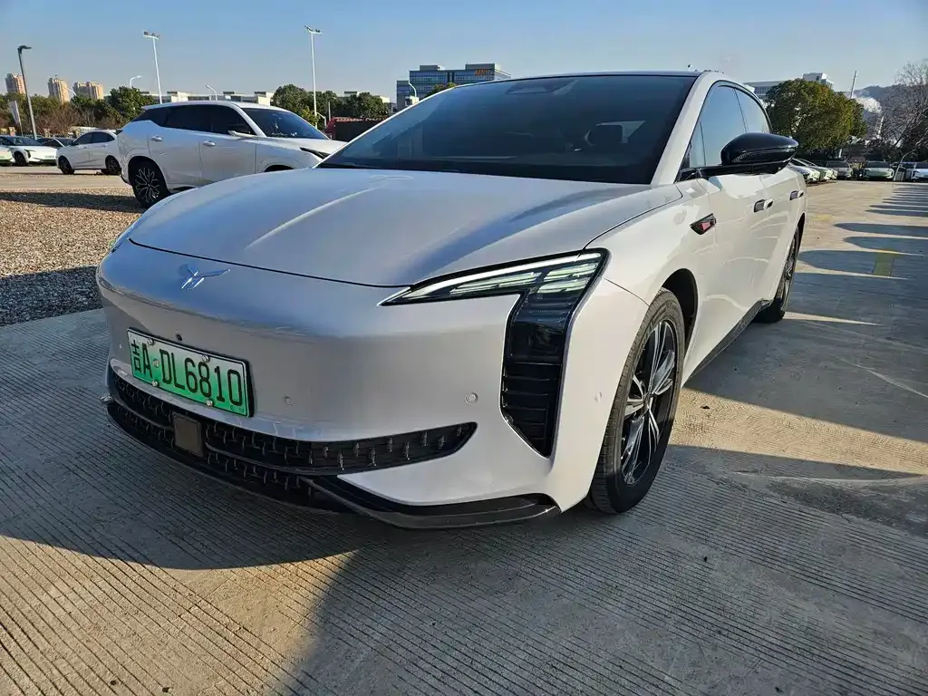 Hongqi EH7 — фото 1
