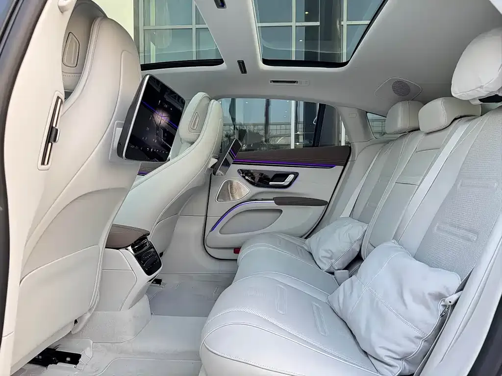 Mercedes-Benz EQS AMG — фото 3