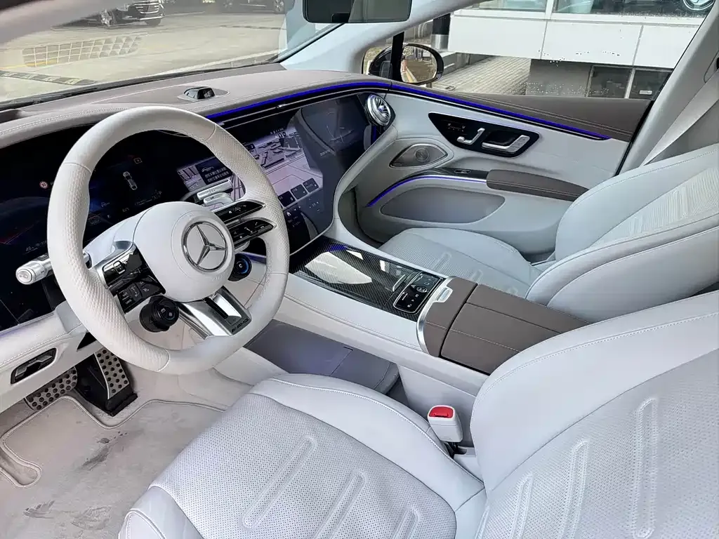Mercedes-Benz EQS AMG — фото 5