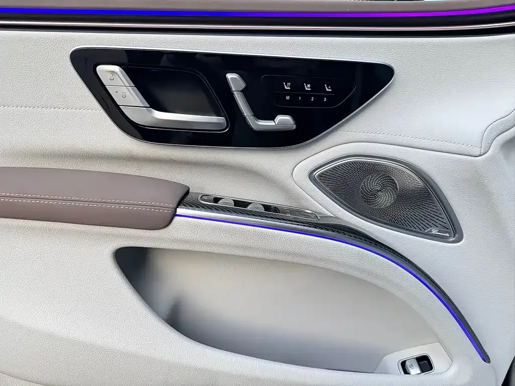 Mercedes-Benz EQS AMG — фото 6