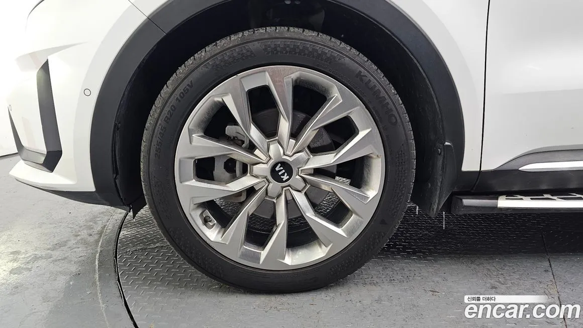 Kia Sorento — фото 7