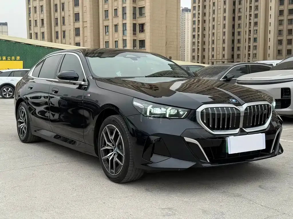 BMW i5 — фото 9