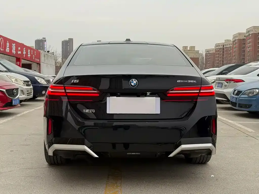 BMW i5 — фото 2