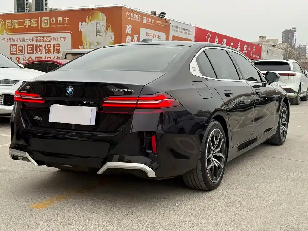 BMW i5 — фото 10