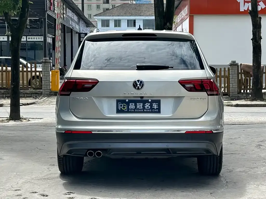 Volkswagen Tiguan L — фото 2