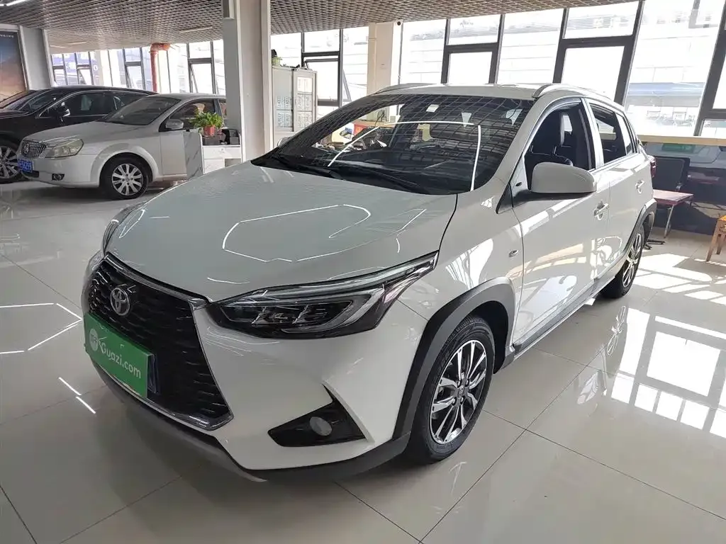 Toyota Yaris L — фото 8