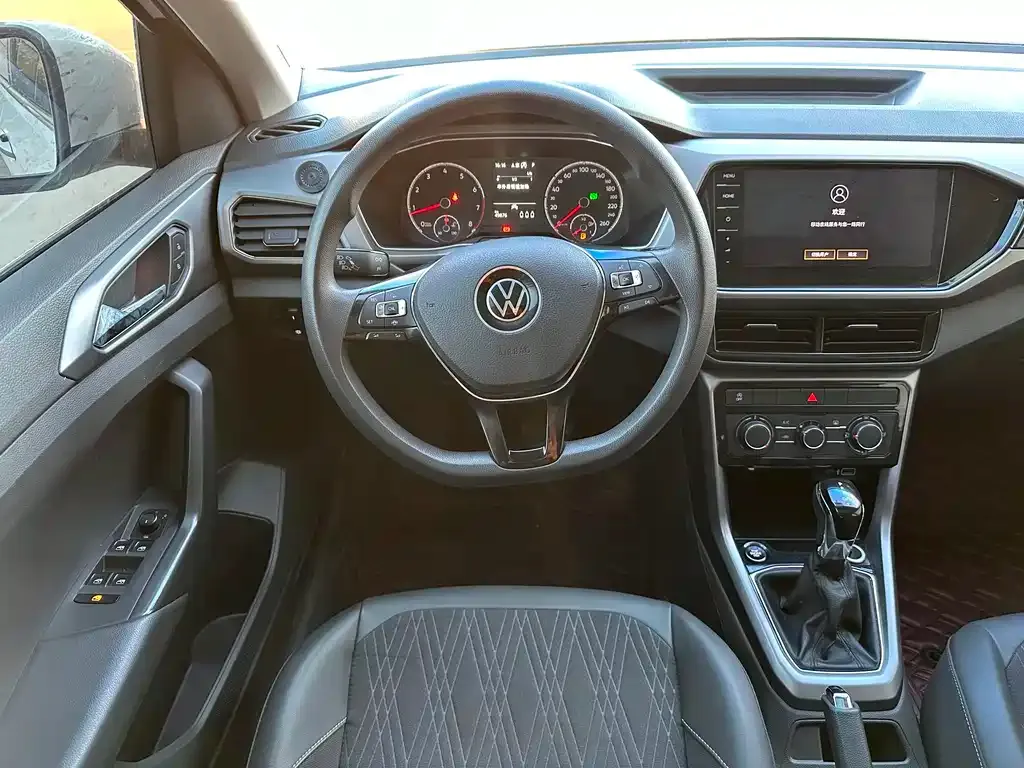 Volkswagen T-Cross — фото 6