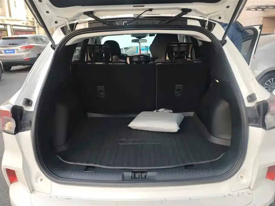 Ford Escape — фото 8