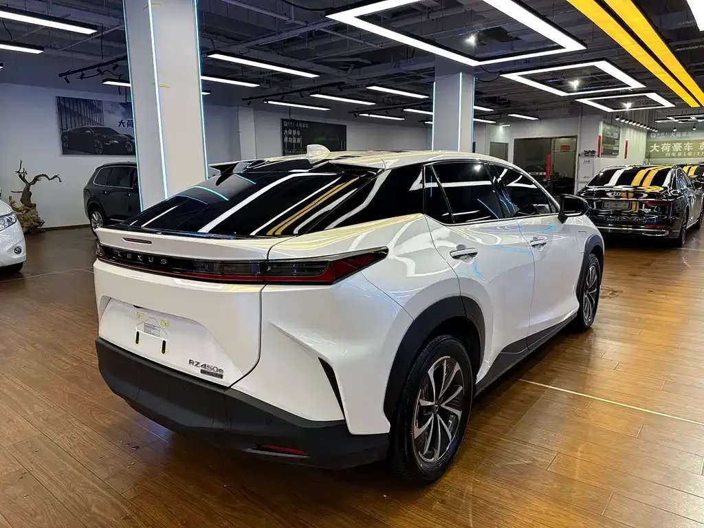 Lexus RZ — фото 10