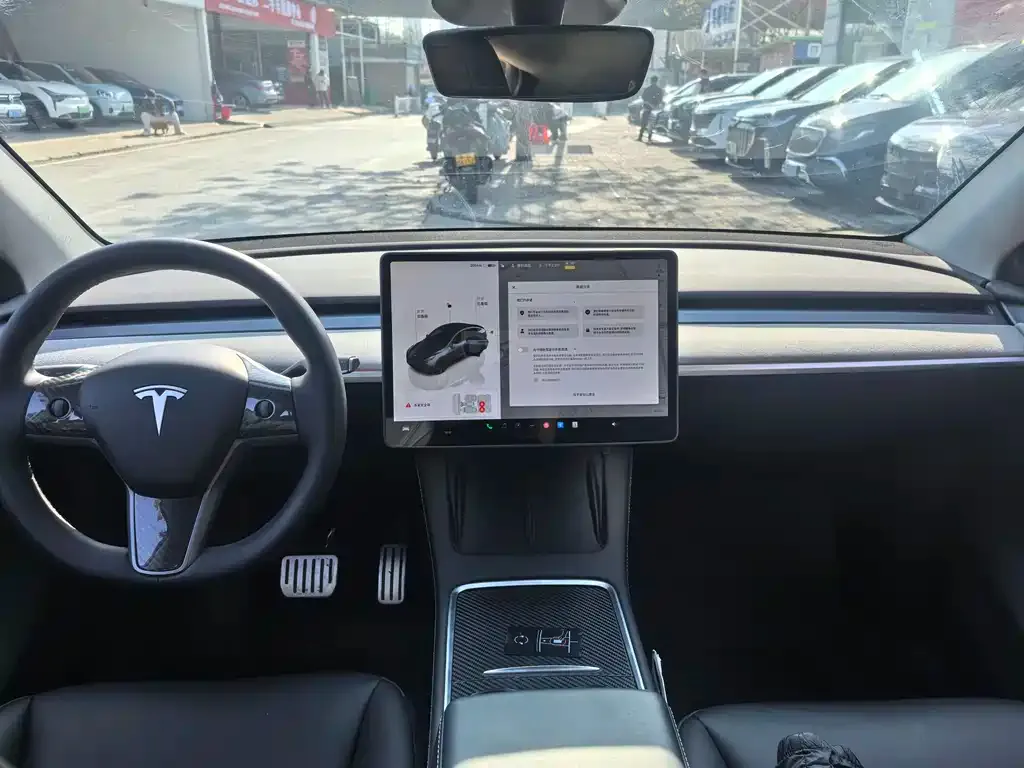 Tesla Model Y — фото 5