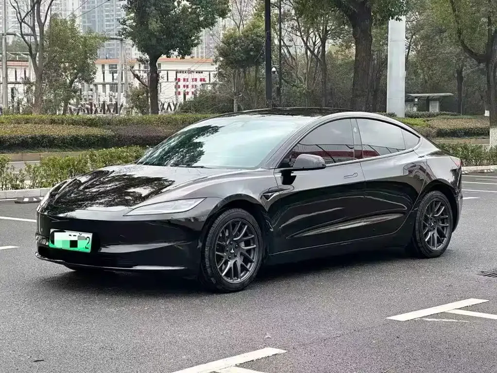 Tesla Model 3 — фото 6