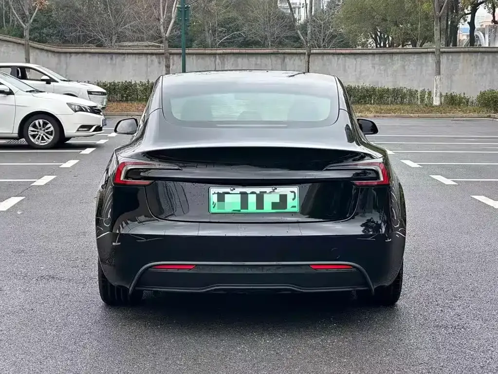 Tesla Model 3 — фото 2