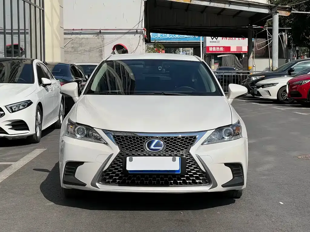 Lexus CT — фото 9