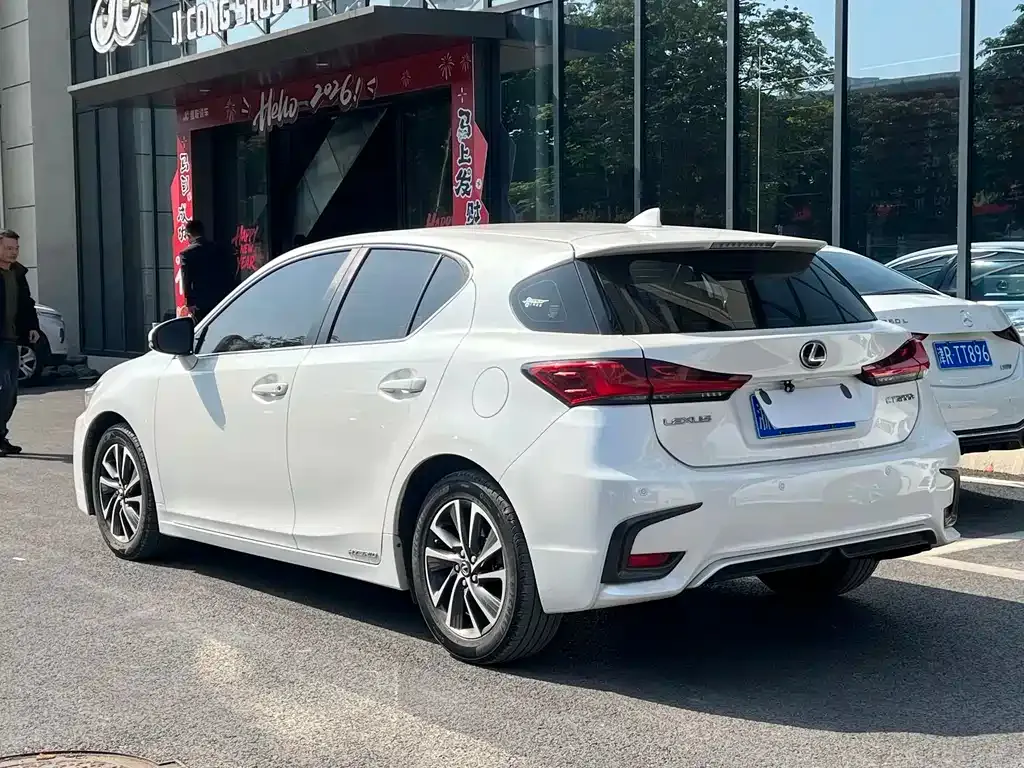 Lexus CT — фото 4