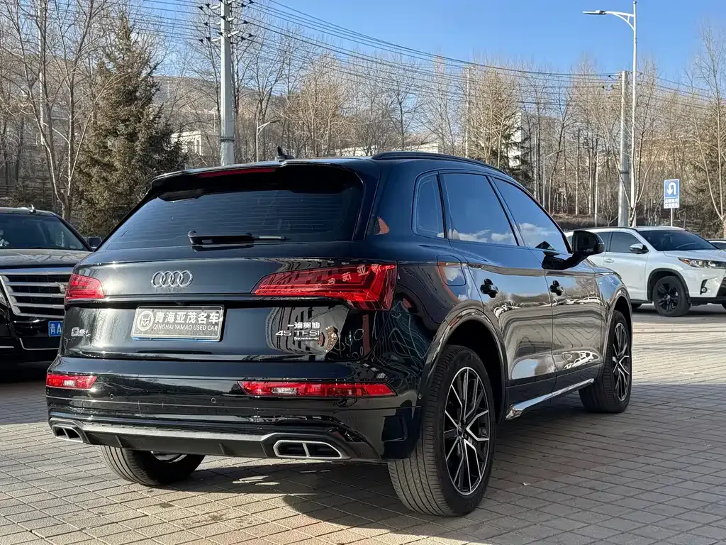 Audi Q5L — фото 5