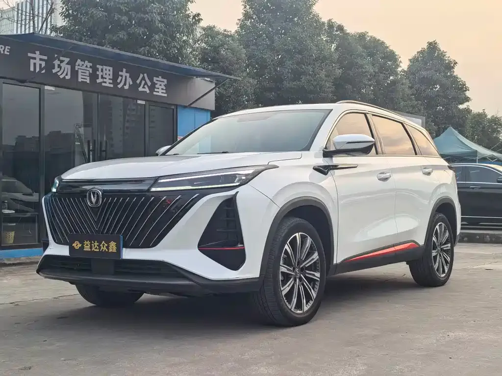 Changan CS75PLUS — фото 1