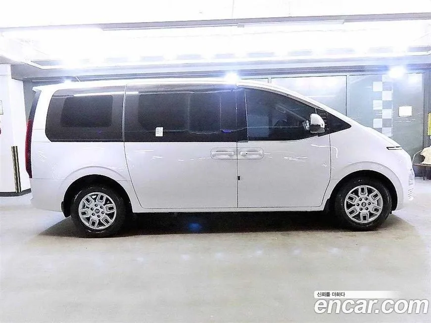 Hyundai Staria — фото 2