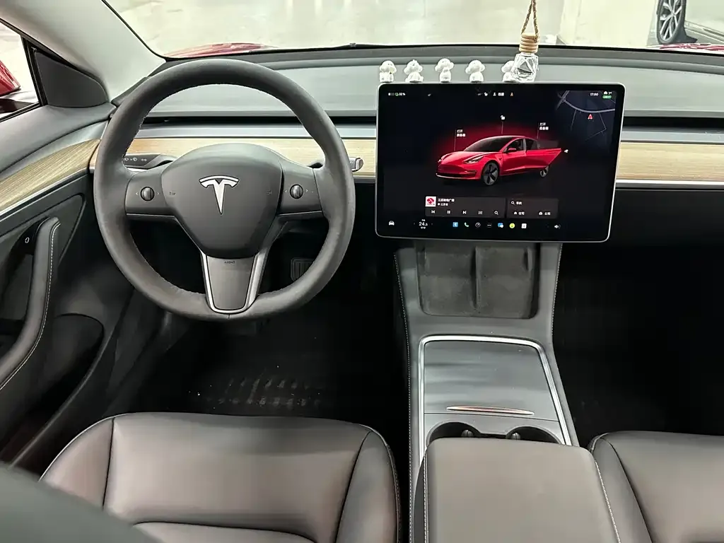 Tesla Model 3 — фото 2
