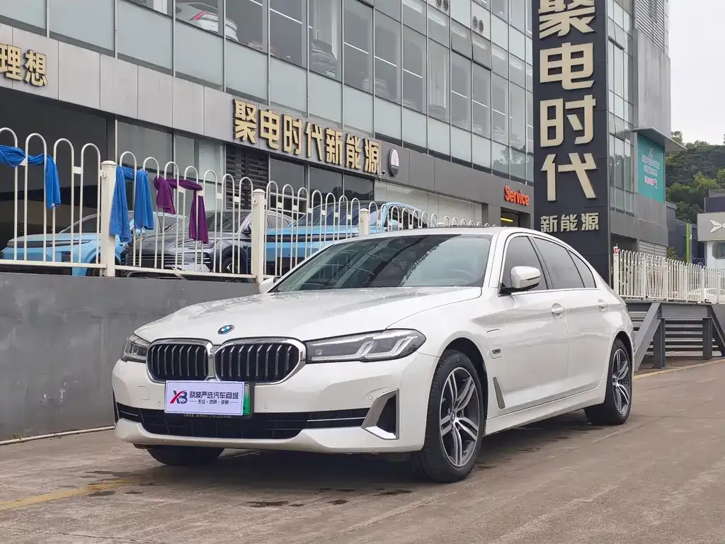 BMW 5 Series New Energy — фото 1