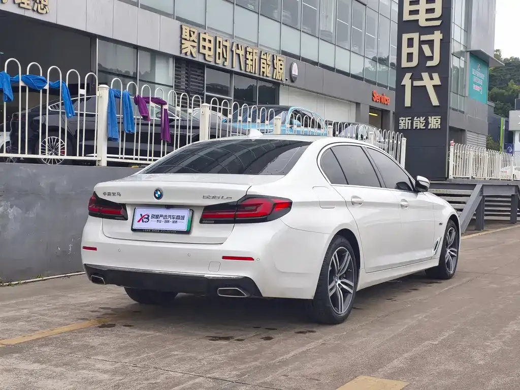BMW 5 Series New Energy — фото 8