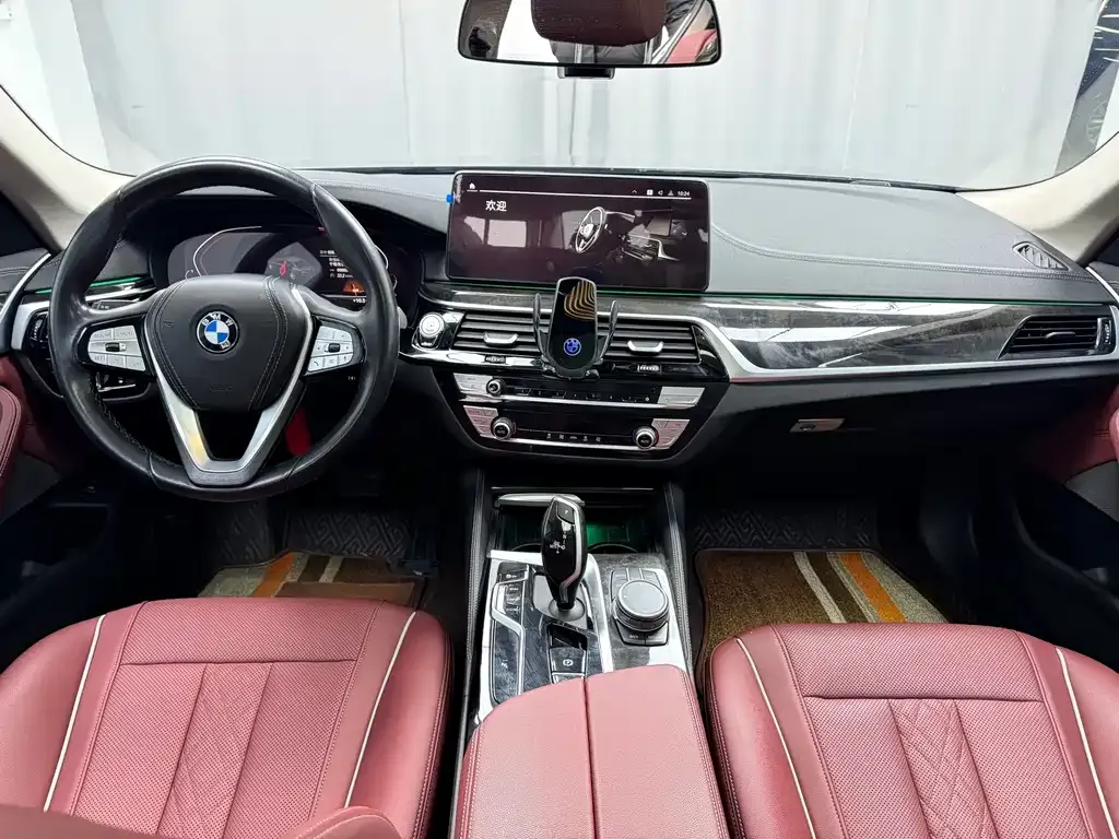 BMW 5 Series — фото 10