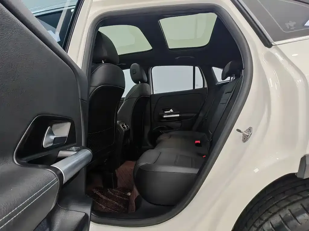Mercedes-Benz GLA — фото 5