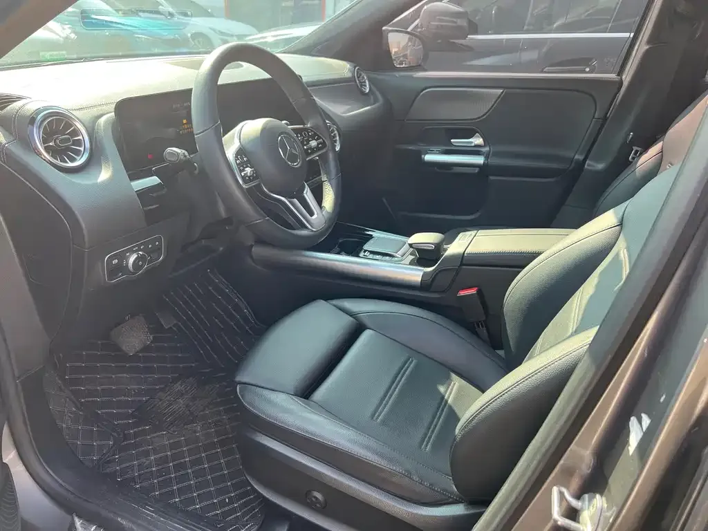 Mercedes-Benz GLA — фото 10