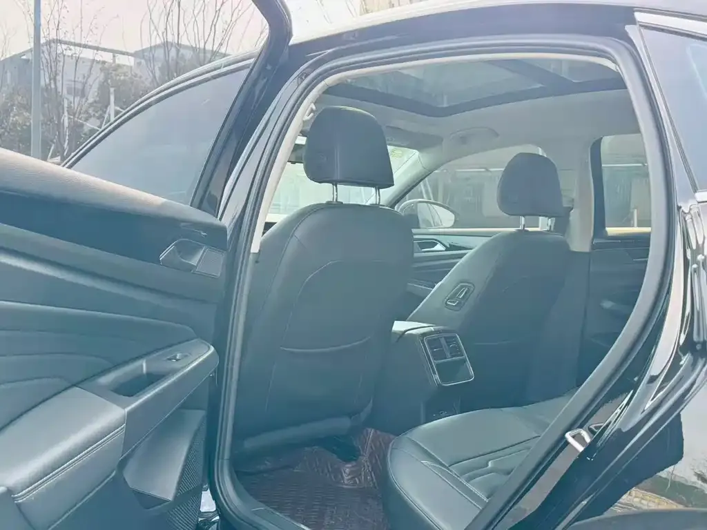 Volkswagen Passat — фото 6