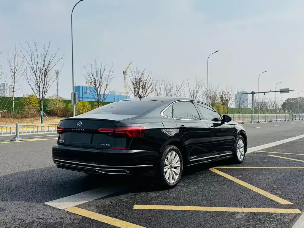 Volkswagen Passat — фото 5
