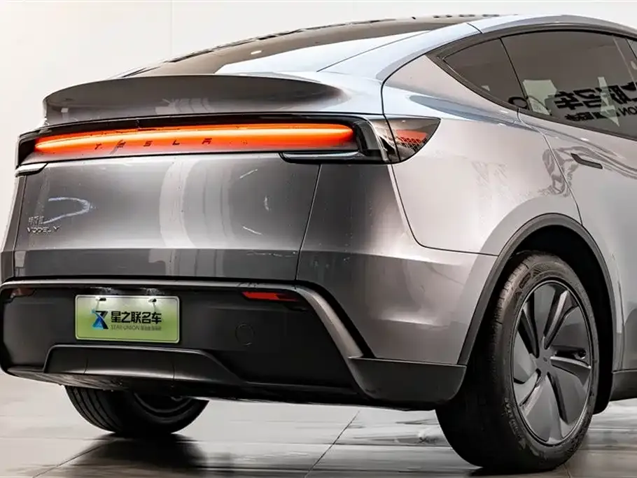 Tesla Model Y — фото 4