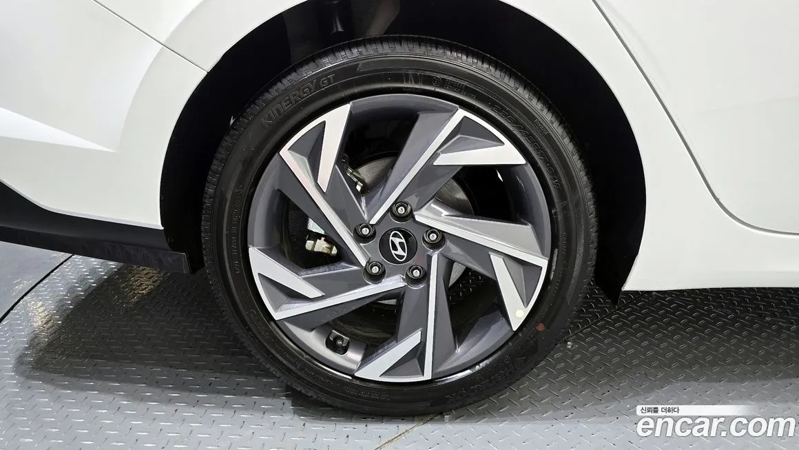 Hyundai AVANTE — фото 6