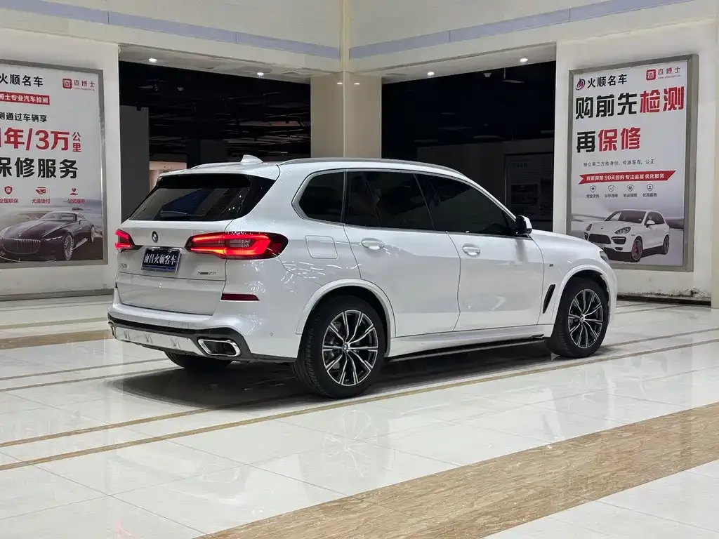 BMW X5 (Import) — фото 8