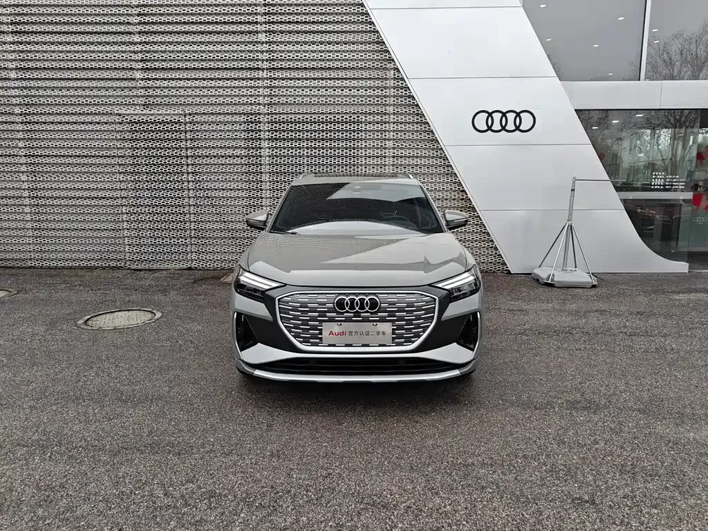 Audi Q4 e-tron — фото 7