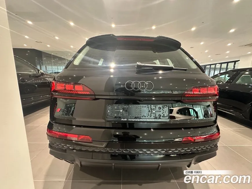 Audi SQ7 — фото 4