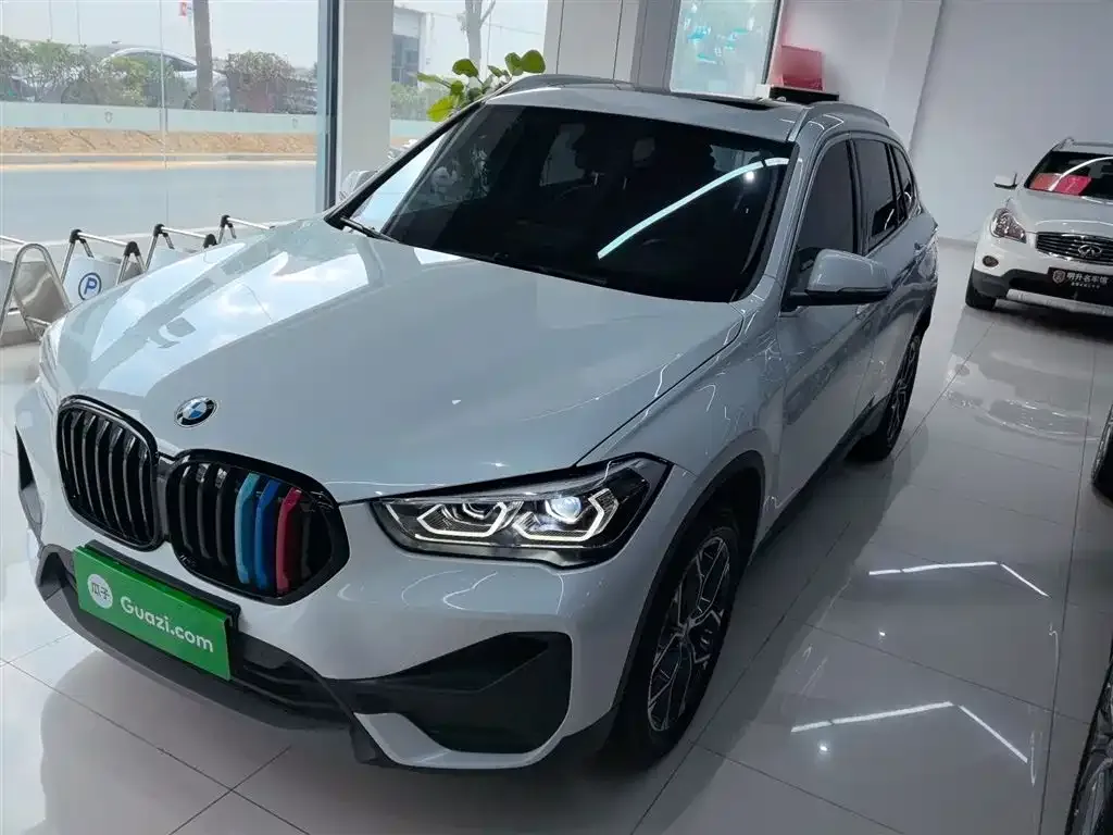 BMW X1 — фото 1