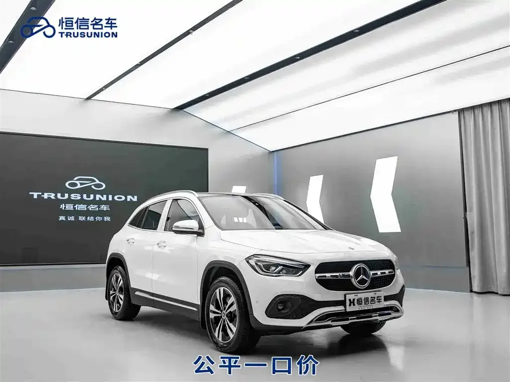Mercedes-Benz GLA — фото 1