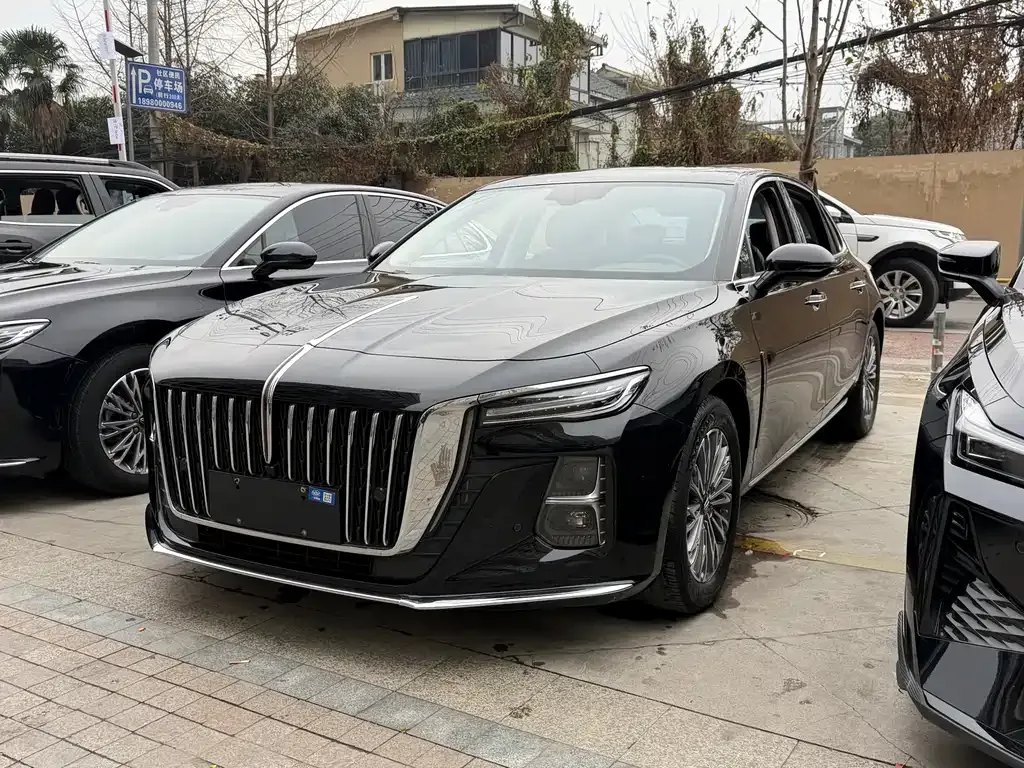 Hongqi H5 — фото 1