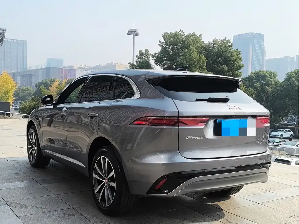 Jaguar F-PACE — фото 6