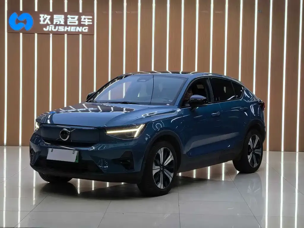 Volvo C40 — фото 1