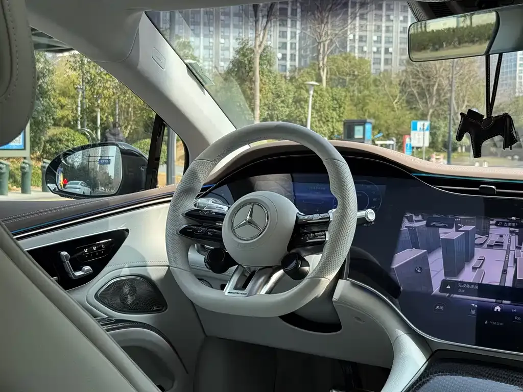 Mercedes-Benz EQS AMG — фото 2